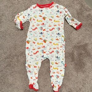 Magnetic Me An Heir is Born Modal Footie